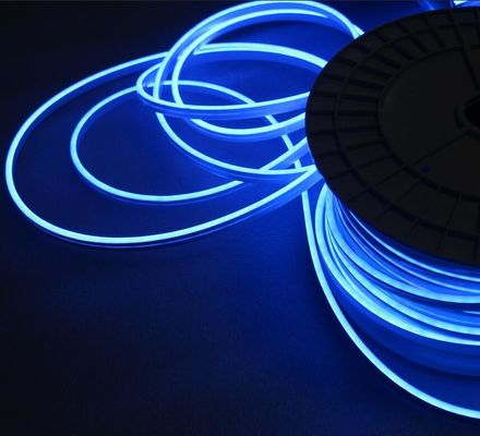 Mini zijdelingse siliconen waterdichte buiten 12v led neon flex strip verlichting 6mm blauw