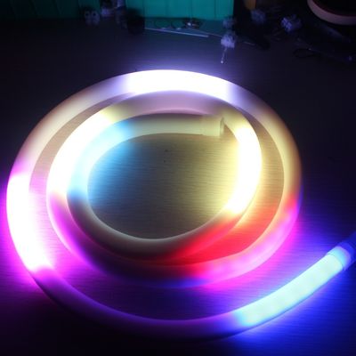 Dynamische kleurveranderende 360 neon flex rgb dmx 24v led neon flex chasing touw 10 pixel / m